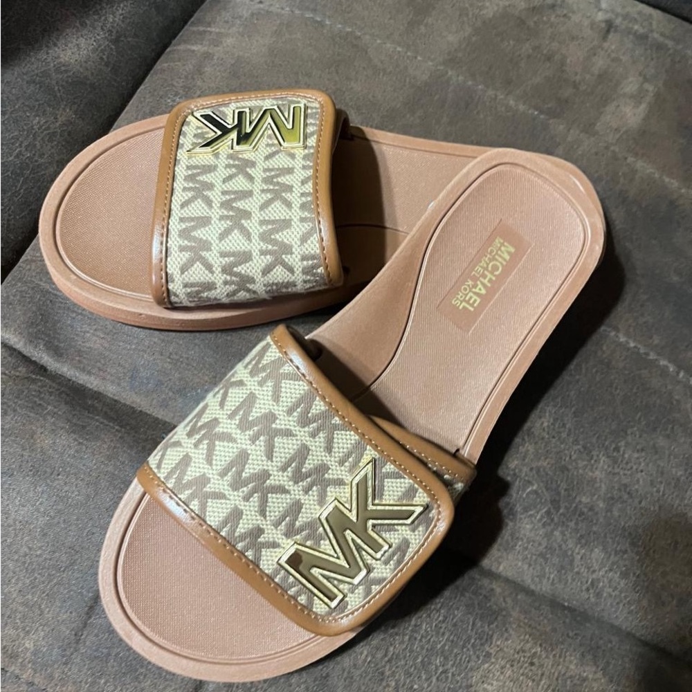 Michael Kors Tan and Cream Logo Slides